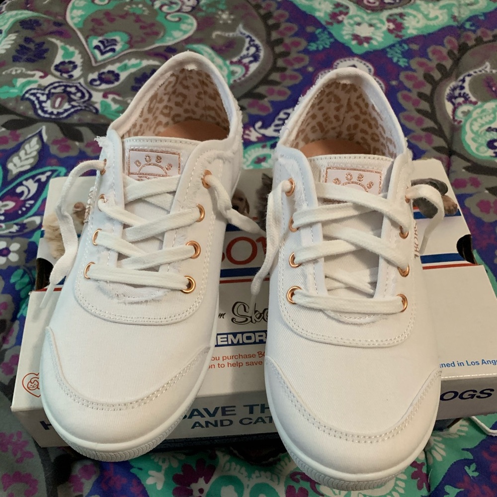 NWT Bobs from Sketchers sneakers